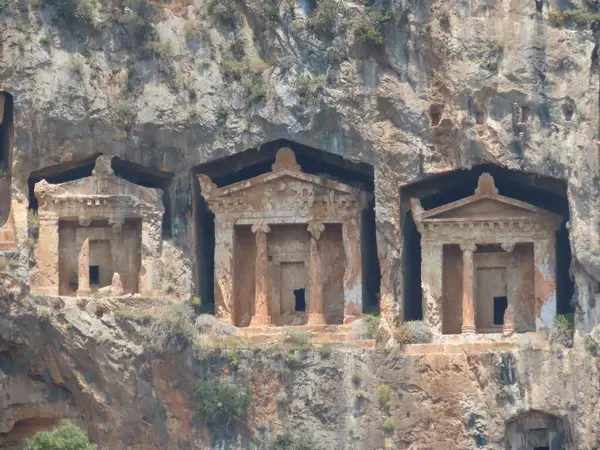 Lycian kaya mezarları, Kaunos, Dalyan Delta, Türk Ege, Türkiye 'deki kayalıklardaki mezar yerleri