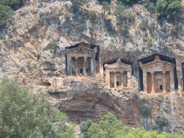Lycian kaya mezarları, Kaunos, Dalyan Delta, Türk Ege, Türkiye 'deki kayalıklardaki mezar yerleri