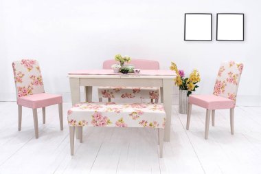 Yemek odası ve iç mekan tasarımı ev işleri için tasarlandı.