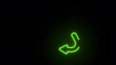 Sembol animasyonunu geri dönüştür. Yeşil geri dönüşüm veya geri dönüşüm okları simgesi. Yeşil okların parlayan neon çizgisi geri dönüşüm eko sembolü. Alfa kanalı ile şeffaf arkaplan