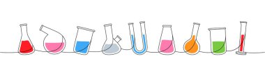 Labaratuar camları tek çizgi renkli sürekli çizim. Konik matara, cam deney şişesi, U tüpü, cam sürahi, yuvarlak alt matara, silindirden sürekli olarak tek bir çizgiden mezun olmuş. Vektör doğrusal illüstrasyon.