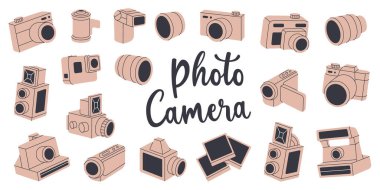 Kamera hazır. Profesyonel fotoğraf ekipmanları. Video ve aksiyon kamerası, anlık kamera, film şeritleri, fotoğraf çerçeveleri, harici flaşlar. Vektör çizimi. Beyaz arkaplanda izole
