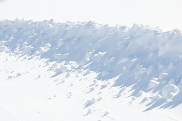 Изогнутый Край Ухоженного Лыжного Склона — стоковое фото