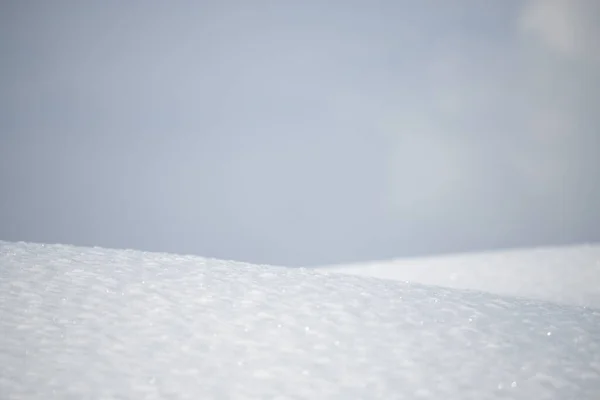 Abstrakcyjny Kopiec Świeżego Białego Musującego Śniegu Proszku — Zdjęcie stockowe