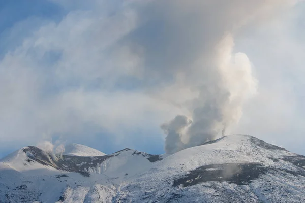Nubes Que Elevan Desde Volcán Tokachi Hokkaido Japón —  Fotos de Stock