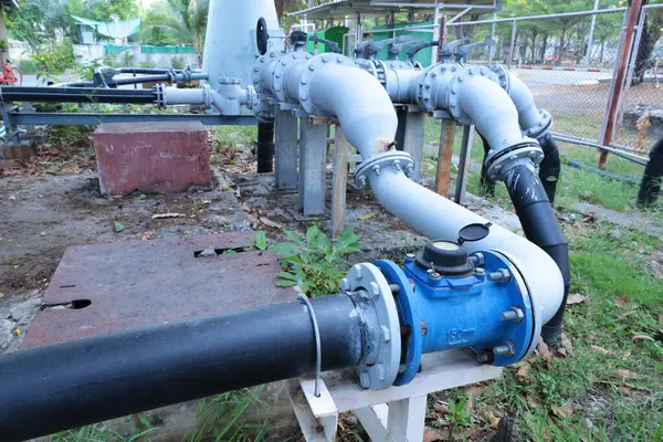 Wasserzähler Der Hauptverrohrung Industrieller Wasserzähler Auf Einer Wasserversorgungsleitung Zur Wasserversorgung — Stockfoto