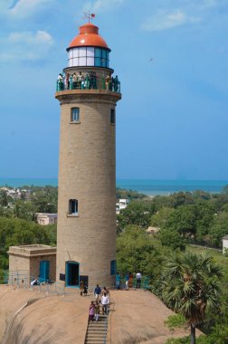 Mahabalipuram deniz feneri, Mahabalipuram Deniz feneri 1900 yılında inşa edildi ve 26 metre yüksekliğindedir. Hindistan 'ın doğu kıyısındaki en bilinen deniz feneridir..