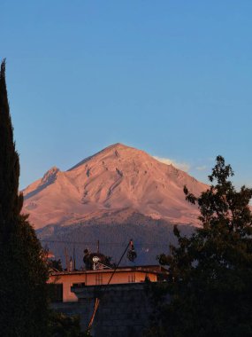 Dağlı güzel bir manzara.