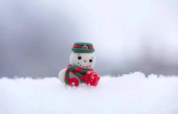 Зимние Праздники Фон Снеговиком Подарки Снег Снежинки — стоковое фото