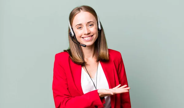 Smiling Cheerfully Feeling Happy Showing Concept Telemarketer Concept — Stock Photo, Image