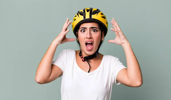 Screaming Hands Air Bike Helmet Concept — Stok Foto