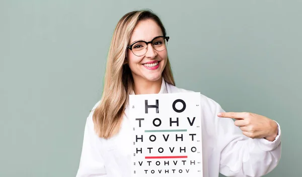 Pretty Blonde Woman Optical Vision Test — Stok fotoğraf