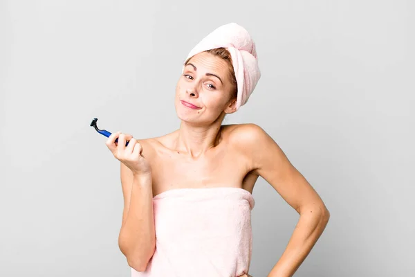 Hispanic Pretty Young Woman Shave Beauty Concept — Stock Photo, Image