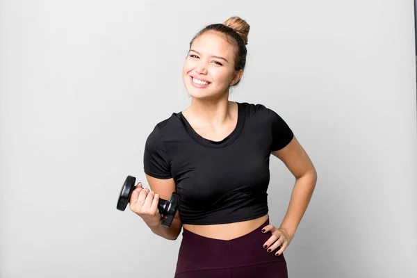 Hispanic Pretty Young Woman Lifting Dumbbell Fitness Concept — ストック写真
