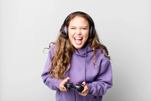 Hispanic Pretty Young Woman Playing Game Headphones Control Gamer Concept — ストック写真