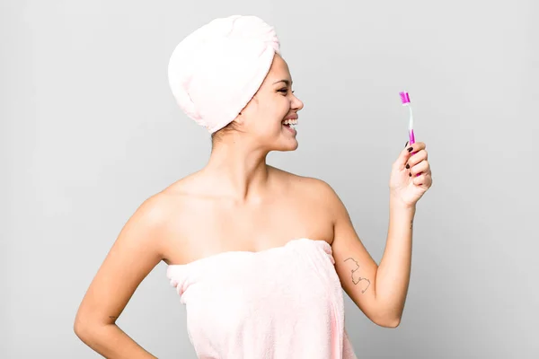 Hispanic Pretty Young Woman Wearing Bathrobe Ang Teeth Brush — Stock Photo, Image