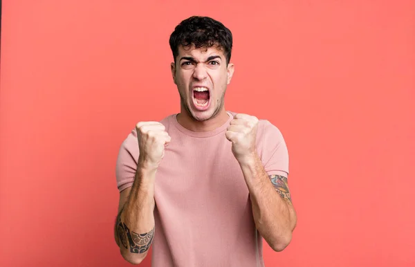 Man Shouting Aggressively Annoyed Frustrated Angry Look Tight Fists Feeling — Stock Photo, Image