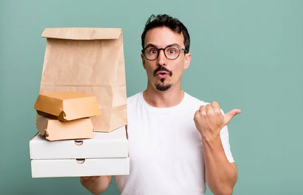 Adult Man Looking Astonished Disbelief Fast Food Delivery Take Away — Foto Stock