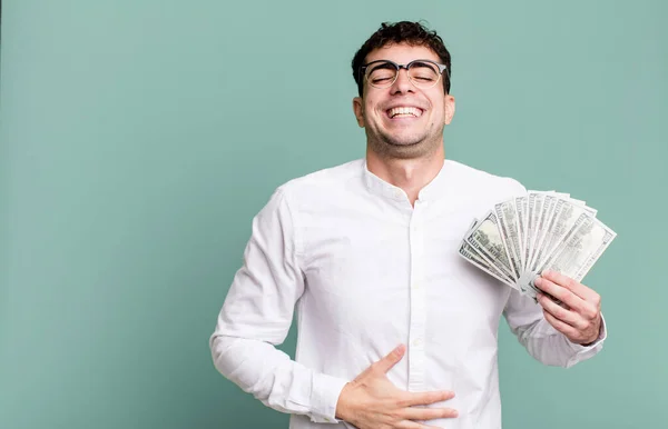 Hombre Adulto Riéndose Voz Alta Alguna Broma Graciosa Concepto Billetes —  Fotos de Stock