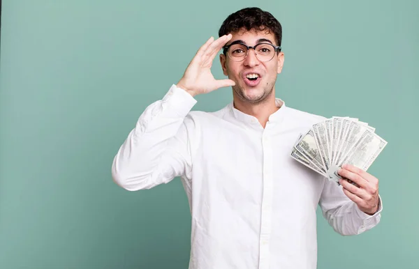 Homem Adulto Olhando Feliz Surpreso Surpreso Conceito Notas Dólar — Fotografia de Stock