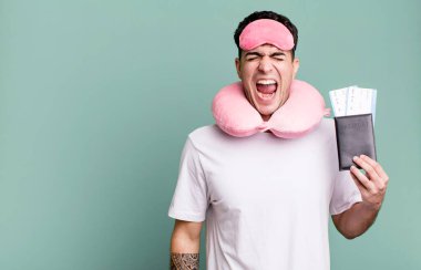 Yetişkin bir adam agresif bir şekilde bağırıyor, çok sinirli görünüyor. uçuş yolcu kavramı