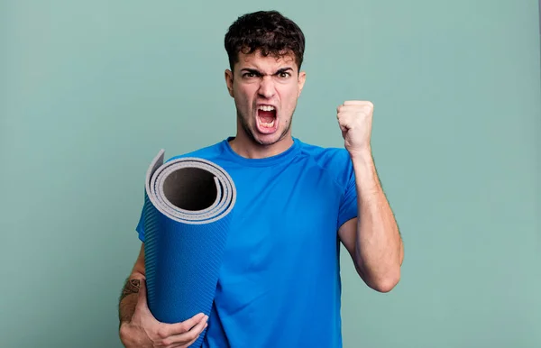 Homme Adulte Criant Agressivement Avec Une Expression Colère Concept Fitness — Photo