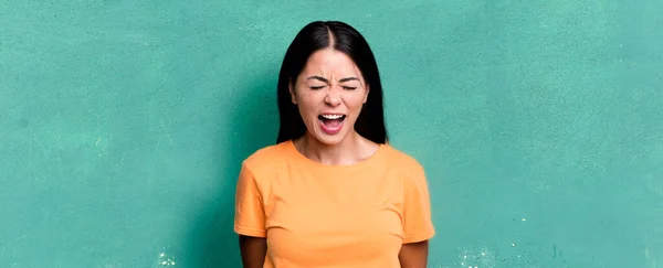 Pretty Latin Woman Shouting Aggressively Looking Very Angry Frustrated Outraged — Stock Photo, Image