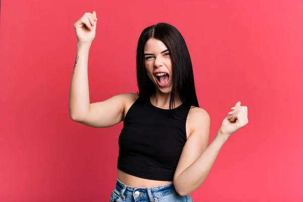 Young Adult Pretty Woman Shouting Triumphantly Looking Excited Happy Surprised — Stockfoto