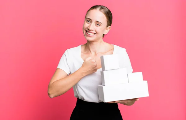 Caucasian Pretty Woman Feeling Happy Facing Challenge Celebrating White Boxes — Stock Photo, Image