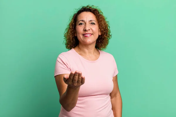 Middle Age Hispanic Woman Feeling Happy Successful Confident Facing Challenge — Stock Photo, Image