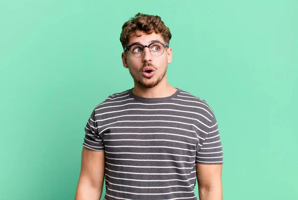 Young Adult Caucasian Man Feeling Shocked Happy Amazed Surprised Looking — Stock Photo, Image