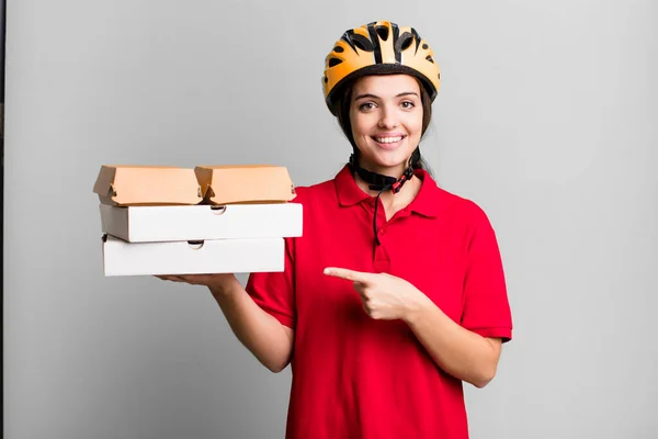 Young Pretty Woman Smiling Cheerfully Feeling Happy Pointing Side Pizza — Stok fotoğraf