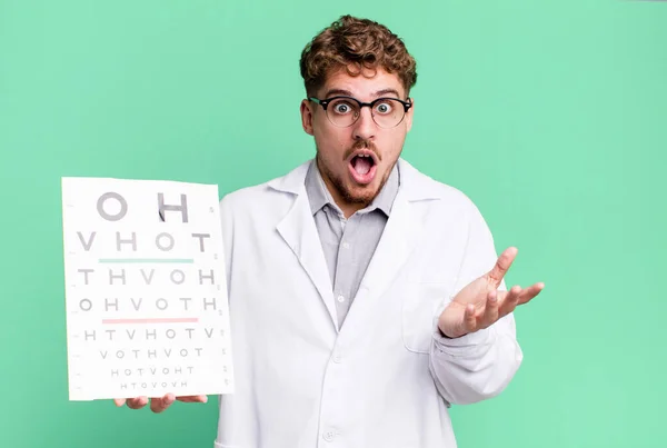 Young Adult Caucasian Man Amazed Shocked Astonished Unbelievable Surprise Optical — Fotografia de Stock