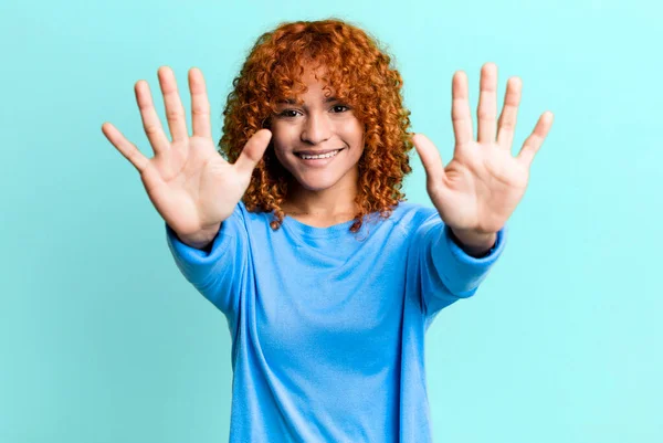 Redhair Pretty Woman Smiling Looking Friendly Showing Number Ten Tenth — Stock Photo, Image