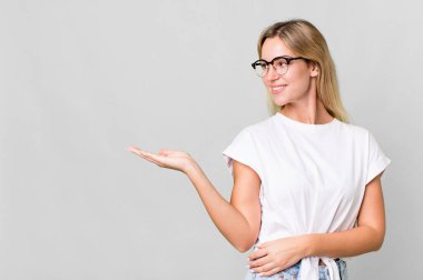 pretty caucasian woman with a copy space to the side