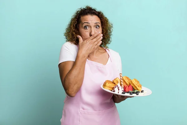 Pretty Middle Age Woman Covering Mouth Hands Shocked Home Made — Stock Photo, Image