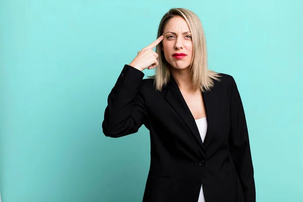 Pretty Blonde Woman Feeling Confused Puzzled Showing You Insane Businesswoman — Stock Photo, Image