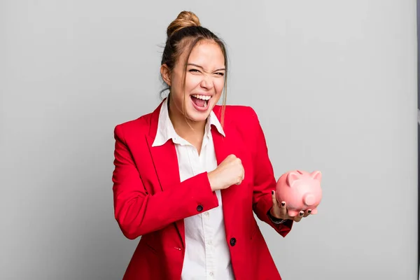 Hispanic Pretty Woman Feeling Happy Facing Challenge Celebrating Piggy Bank — Stock Fotó