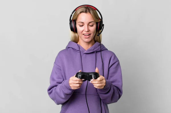 Pretty Caucasian Woman Playing Computer Game Headset Controller — Foto Stock