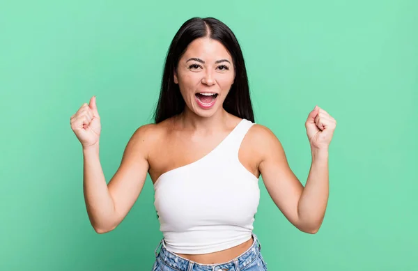 Pretty Latin Woman Feeling Happy Surprised Proud Shouting Celebrating Success — ストック写真