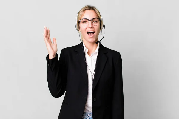 Caucasian Blonde Woman Feeling Happy Surprised Realizing Solution Idea Telemarketing — Stock Photo, Image