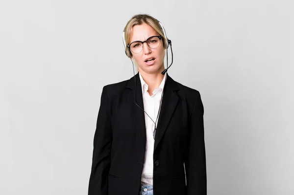 Caucasian Blonde Woman Feeling Puzzled Confused Telemarketing Cocnept — Stockfoto