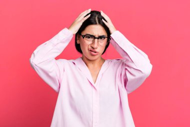 Hayal kırıklığına uğramış ve sıkılmış hissediyorum, başarısızlıktan bıkmış ve bıkmış, sıkıcı işlerden bıkmış