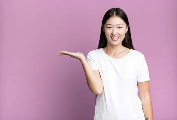 Young Adult Pretty Asian Expressive Woman Copy Space Side —  Fotos de Stock