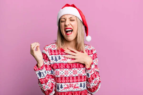 Красивая Блондинка Громко Смеялась Над Какой Смешной Шуткой Рождество Санта — стоковое фото