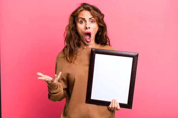 Hispanic Pretty Woman Amazed Shocked Astonished Unbelievable Surprise Empty Blank — Photo