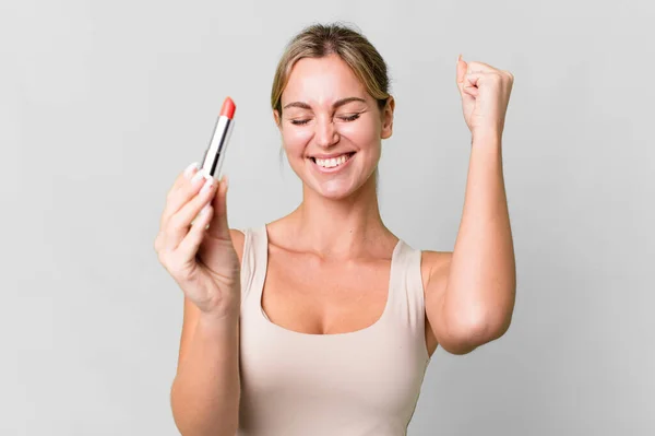 Pretty Caucasian Woman Using Red Lipstick — Stockfoto