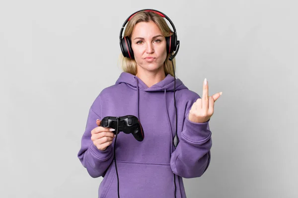 Caucasian Blonde Woman Feeling Angry Annoyed Rebellious Aggressive Gamer Concept — Foto Stock