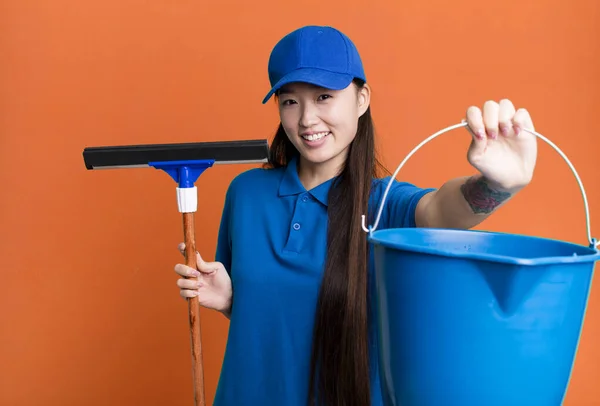 Young Adult Pretty Asian Woman Housekeeper Cleaning Concept — Foto Stock