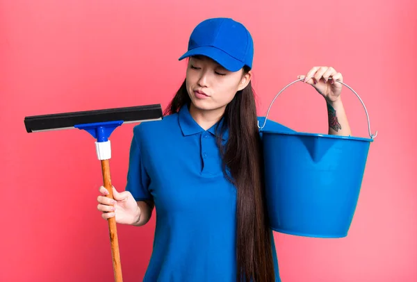 Young Adult Pretty Asian Woman Housekeeper Cleaning Concept — Foto Stock